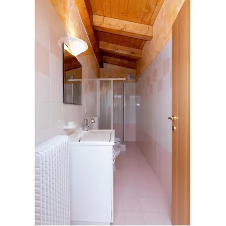 Apartment House Smeraldo By World